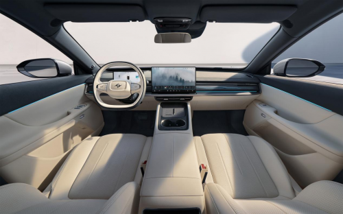 新手首购新能源稳了！2025 款东风奕派 eπ007，15 万级轿跑全维度优秀