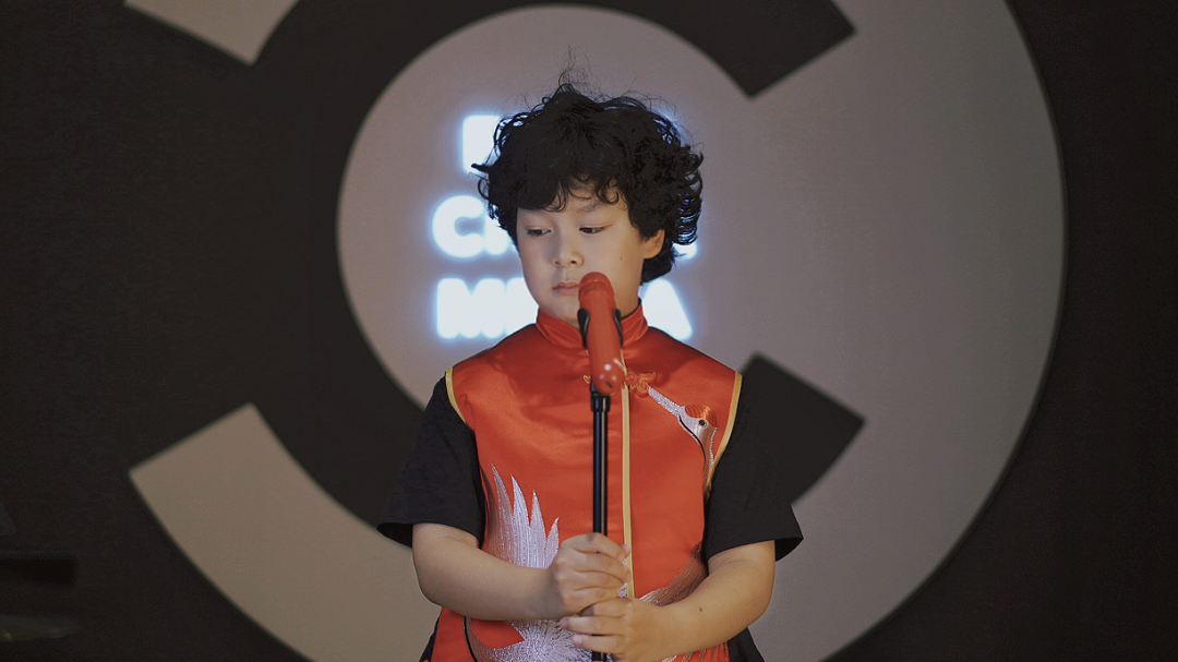 时尚承载责任：小鹤鹤“潮享日”公益秀瞩目京城，少年龚喜演绎东方大美