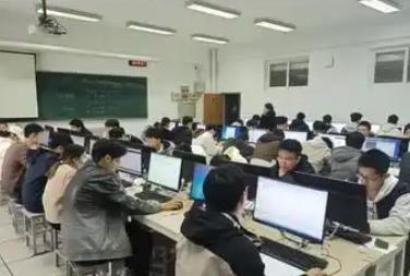 人工智能推动算法学习热潮 大一新生备战蓝桥杯大赛