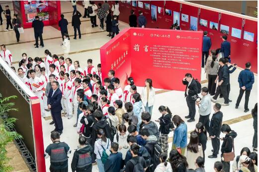 “影像里的大思政·九三阅兵展”全国高校巡展首展在江苏苏州举行