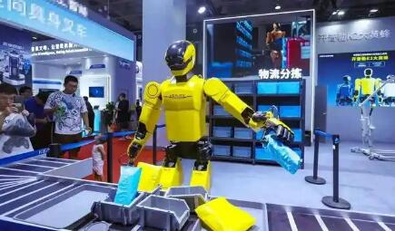 从实验室走向真实的工业场景 具身智能加速“进厂”