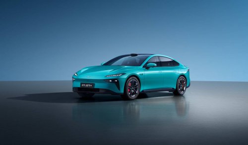 2025 年入门即满配：奕派 eπ007+ 8295P 芯片，年轻人首款智驾轿跑