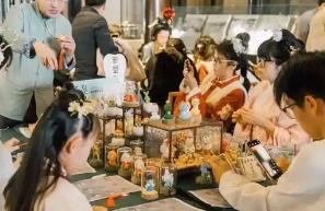 86.4%受访青年感觉体验非遗的年轻人越来越多