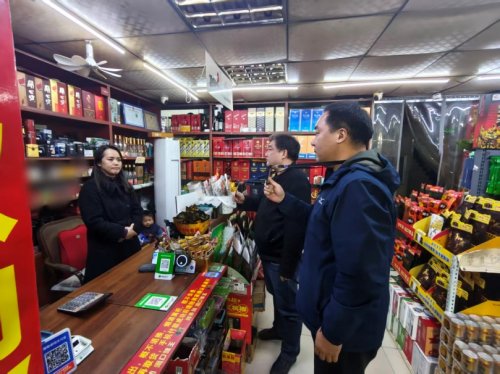 深化错时检查机制应用 筑牢辖区卷烟市场规范防线