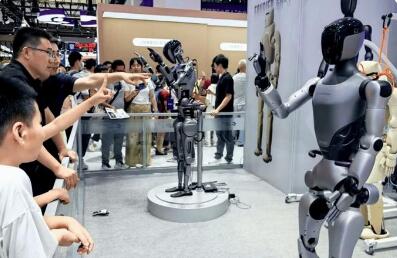 到2027年将形成3个万亿级消费领域——推动供给与消费良性互动、相互促进