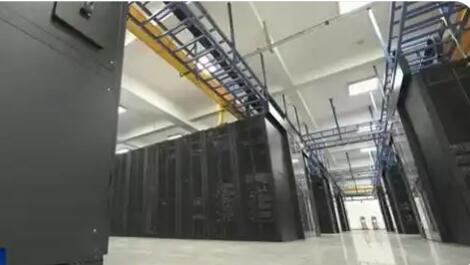 甘肃庆阳：从“输油气”到“算数据” 黄土地机房“编织”数字产业链