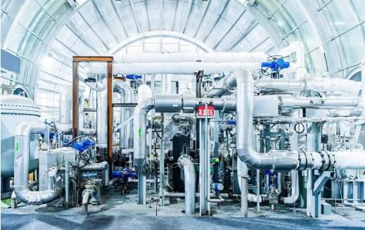 “超碳”动力技术打造中国创新高地 全球首台机组调试成功