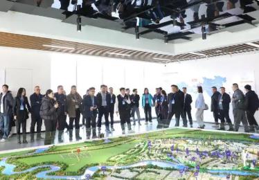 四川邛崃：50余家企业齐聚 共商新材料产业发展