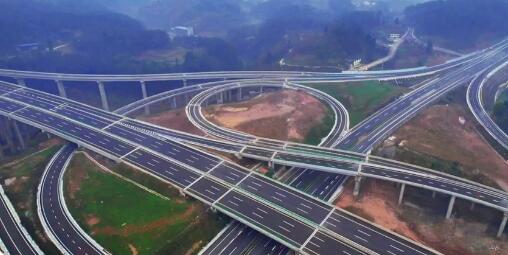 渝湘复线高速公路全线通车