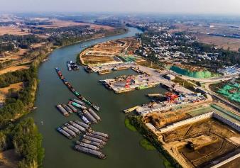 河南内河航运迈入“百万标箱”时代 周口港中心作业区开港