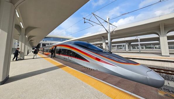 “双线齐发” 再提速！粤东西时速350公里高铁两大通道实现全面贯通