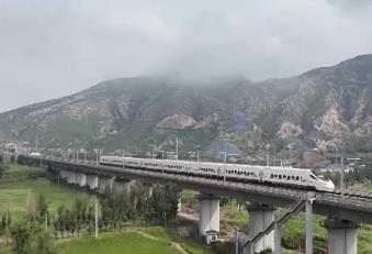 全国铁路营业里程达16.5万公里 高铁超5万公里