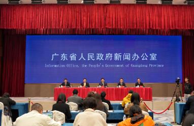 广东师生数量均全国第一，教育总投入连续30多年居全国首位