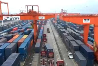 智慧畅行“水上高速公路”万吨货轮成“常客” 长江经济带枢纽经济活力澎湃