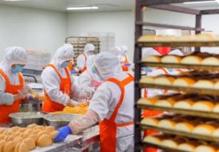 甜品自助潮来袭 体验经济助推烘焙产业年轻化转型