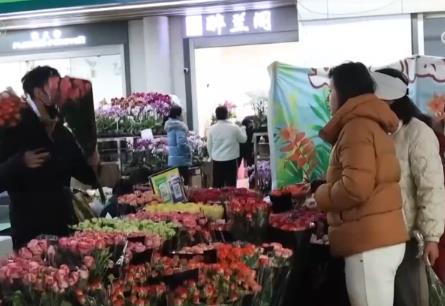 “鲜味经济”“鲜花经济”撬动节前火热消费 多地开启“年货交易模式”