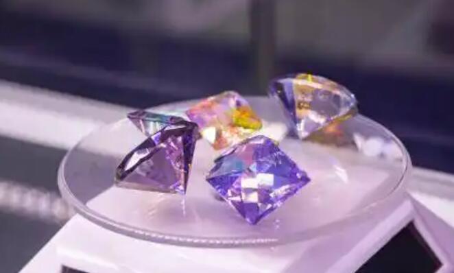 从手工小作坊到全球大产业 西江之畔人工宝石璀璨国际市场