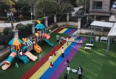 “补贴+服务”实打实减负利好宝爸宝妈 关注、尊重、支持生育社会氛围正在形成