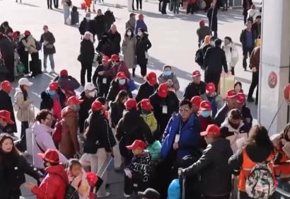 “铁路游”持续升温 青藏高原赴大湾区及海南旅游专列开行