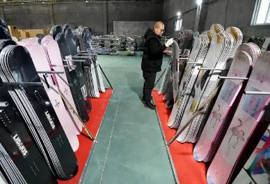 黑龙江同江冰雪装备畅销海外