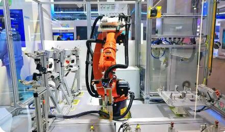 政策密集发力 “工业互联网+AI”融合迈入新阶段