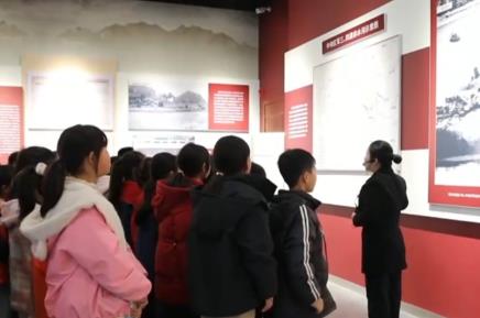 让“红色”研学可感可知、触摸历史玩转非遗……研学游激发文旅市场“新活力”