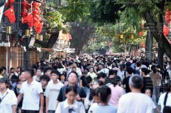 农村居民撑起万亿旅游消费