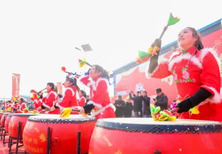 年货飘香戏韵浓 河南新春年货节热闹开场