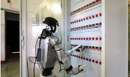 国网四川电力实现首个人形机器人自主作业