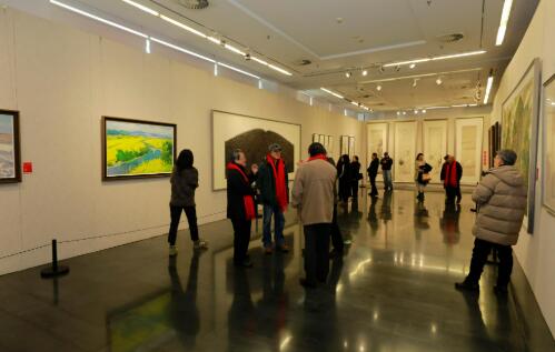 “东方微笑·2026人美新春特展”开幕