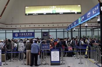 同比增长超三成 中老铁路迎来外国人入境春节游高峰