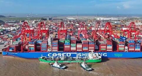 2025年上海港船用保税燃料油加注量创新高 绿色燃料实现历史性突破