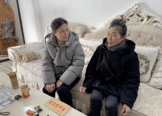 岁末寒冬暖意浓 走访慰问心连心