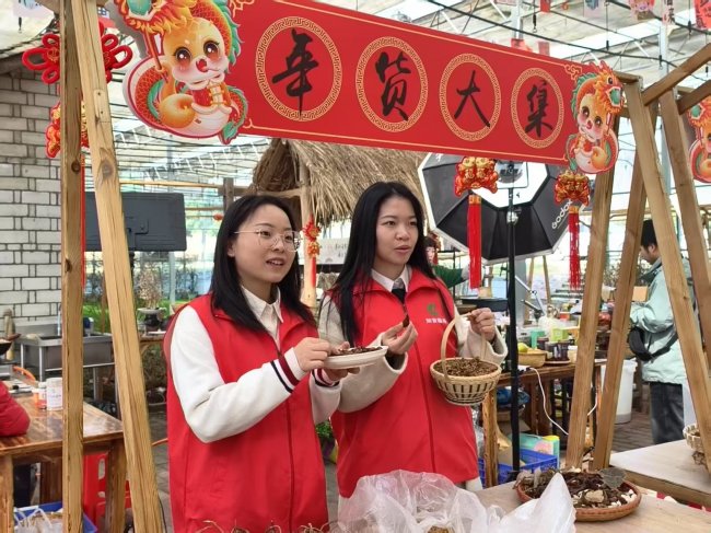 从“深山”到“云端”：罗田烟草助农直播暖新春