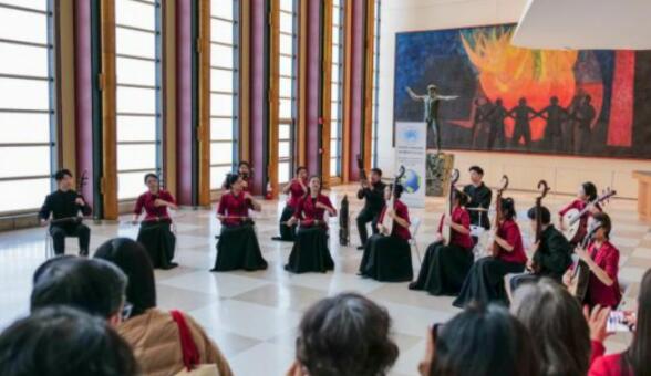 中国民乐快闪联合国总部 传递新春慈善之声