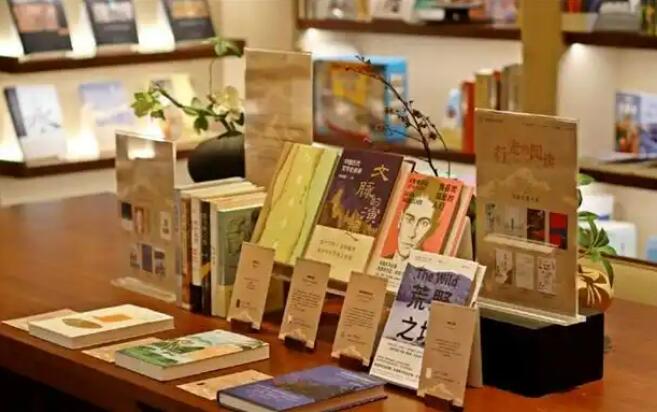 从5737本到5400公里：亚朵竹居发布2025年度阅读数据与书单