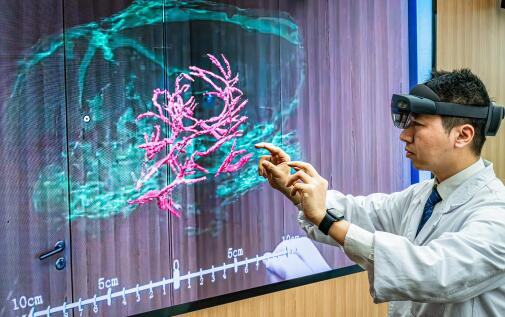 “接”入未来！脑机接口首入政府工作报告