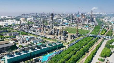 沪市化工企业加速高端化绿色化转型
