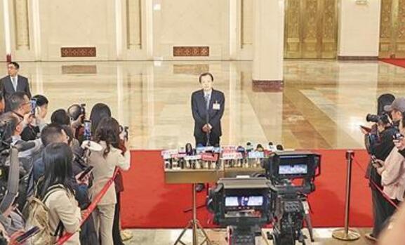 第二场“部长通道”：回应关切真抓实干