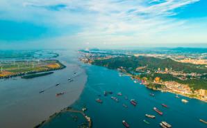 江西港口：从“交通枢纽”到“经济枢纽”的加速升级