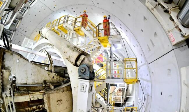 探秘创下五大“世界之最”的中国深海“蛟龙”