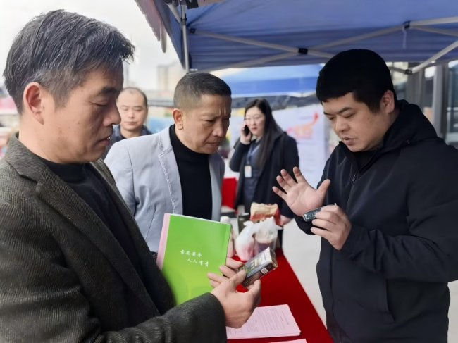 湖北浠水：普法宣传正当时 利刃出鞘净市场