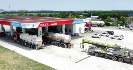 中国石化建成全国最大车用LNG加注网络