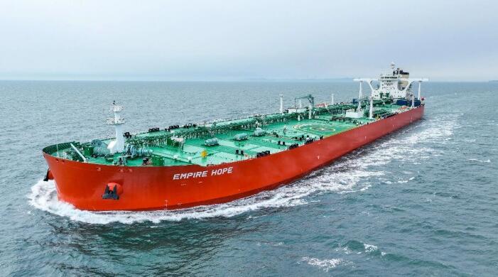 30.7万吨超大型油船（VLCC）系列首制船“君望”号成功交付