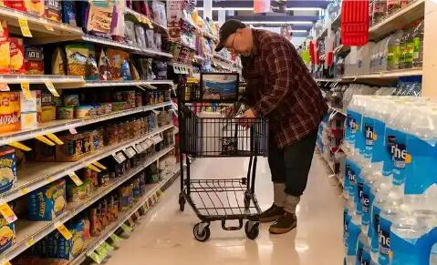 美国消费者信心指数大跌 通胀预期上升