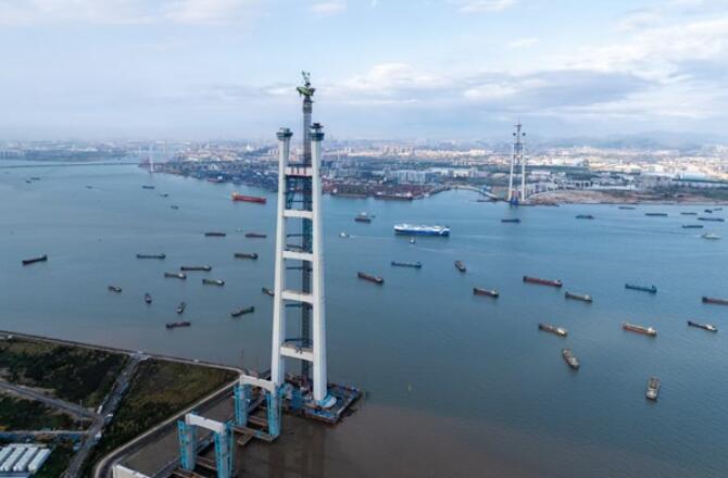 世界最大跨径双层悬索桥狮子洋大桥主塔封顶