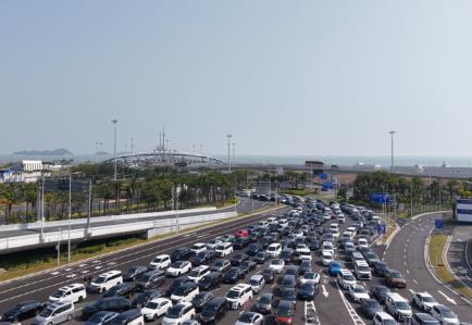 单季度首破100万辆次 “北上”港澳单牌车创历史同期新高