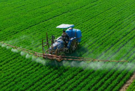 春耕图里有“新”意 绘就生产好“丰”景