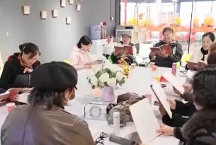 秒懂长辈“悦己心思”营造“圆梦体验”解锁银发族多彩账单里的新消费范式