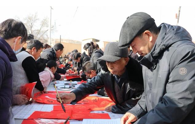 甘肃东乡：党建引领绘就“一老一小”幸福画卷